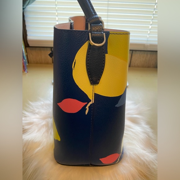 EUC Kate spade New York Eva lemon zest bucket bag/ crossbody - Picture 5 of 15